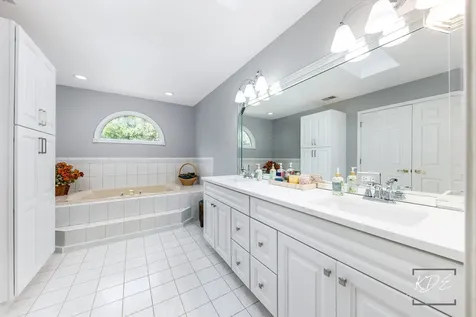 6722 Sweetbriar Lane Darien IL 60561