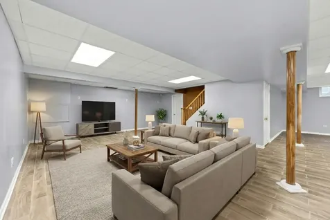 6722 Sweetbriar Lane Darien IL 60561