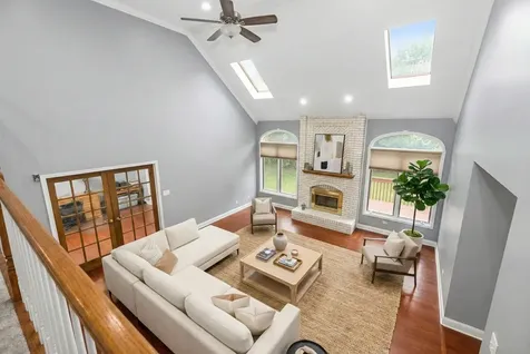 6722 Sweetbriar Lane Darien IL 60561