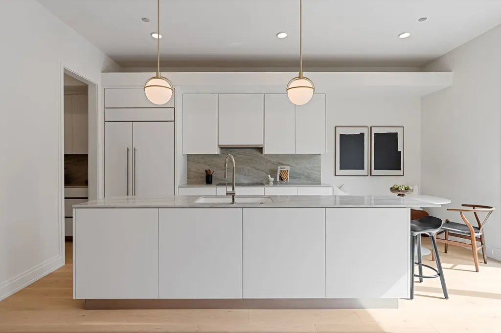2329 North Cambridge Avenue Chicago IL 60614