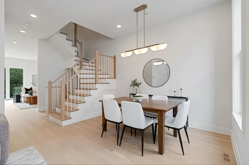 2329 North Cambridge Avenue Chicago IL 60614