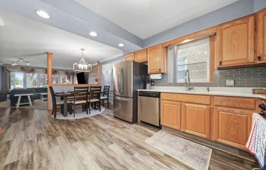 5304 South New England Avenue Chicago IL 60638