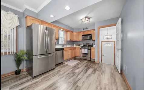 5304 South New England Avenue Chicago IL 60638