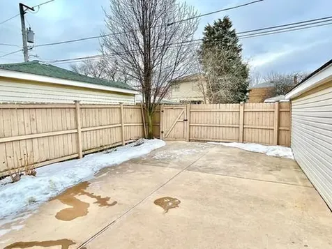 5304 South New England Avenue Chicago IL 60638