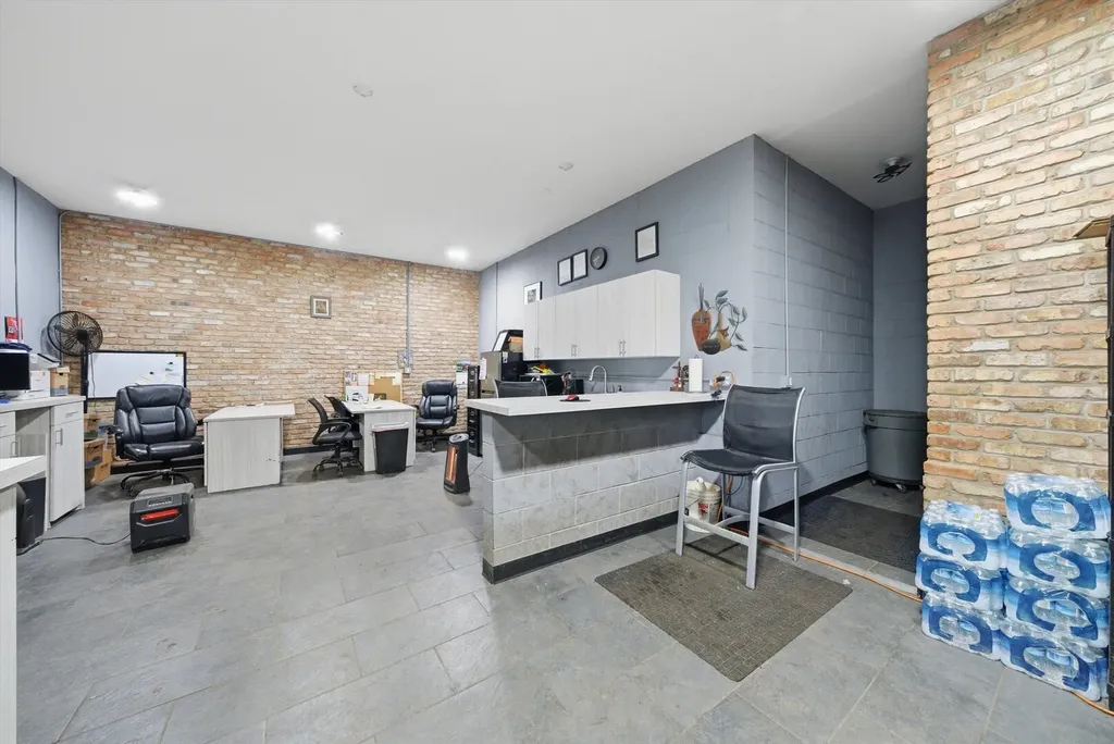 3252 West 31st Street Chicago IL 60623
