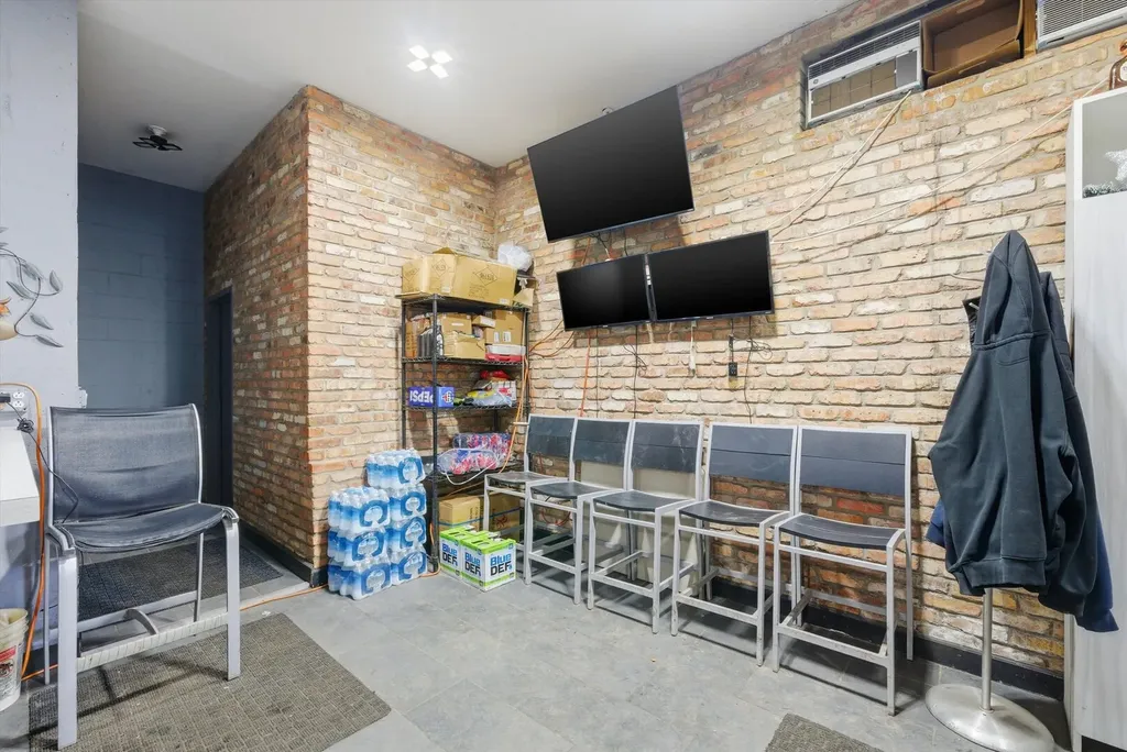 3252 West 31st Street Chicago IL 60623