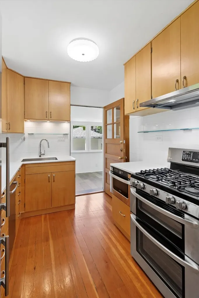 4714 West Warwick Avenue Chicago IL 60641