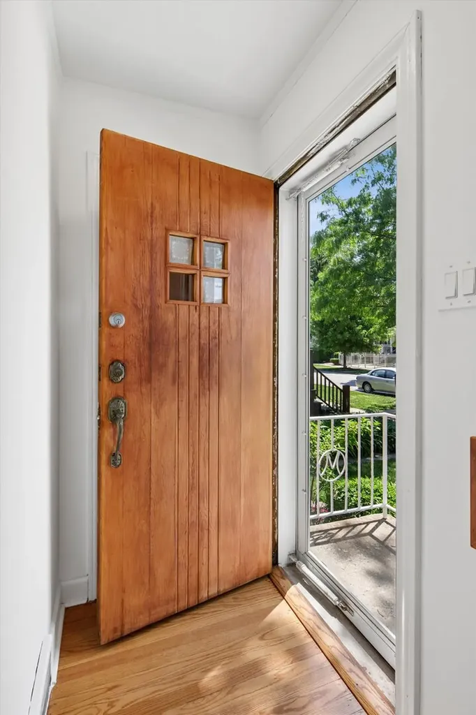 4714 West Warwick Avenue Chicago IL 60641