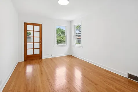 4714 West Warwick Avenue Chicago IL 60641