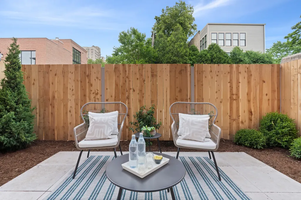 2329 North Cambridge Avenue Chicago IL 60614