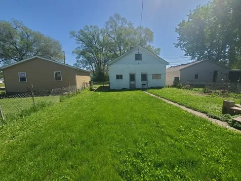 1306 17TH Street East Moline IL 61244