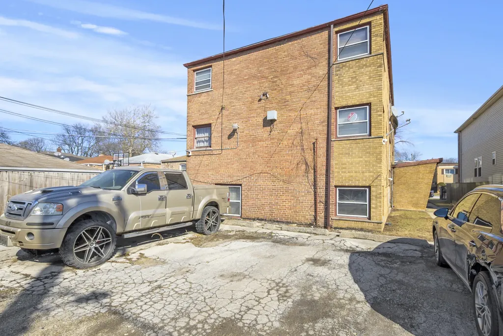 8624 South Maryland Avenue Chicago IL 60619