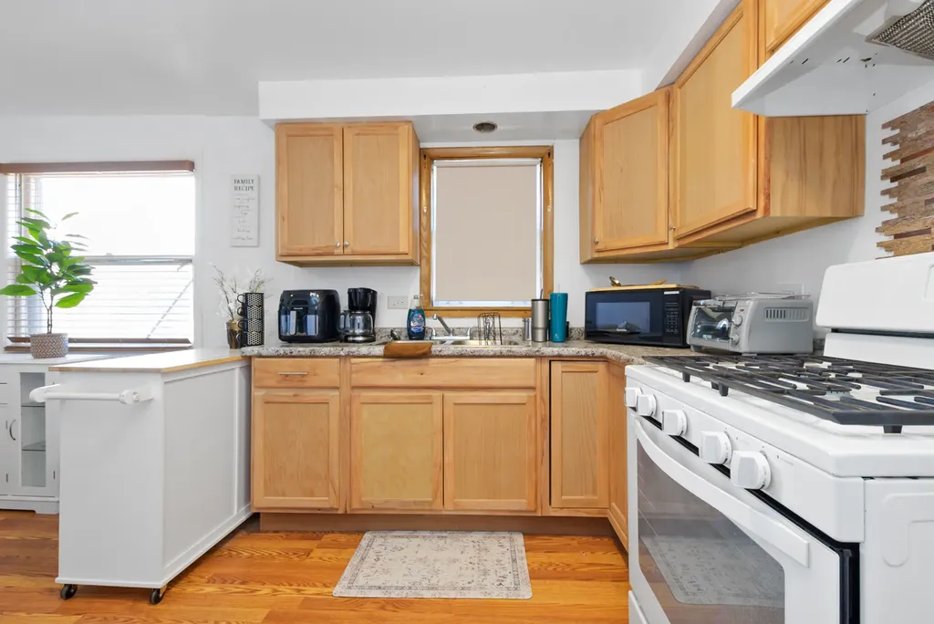 8624 South Maryland Avenue Chicago IL 60619