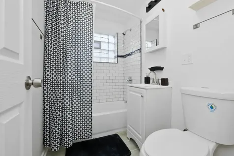8624 South Maryland Avenue Chicago IL 60619