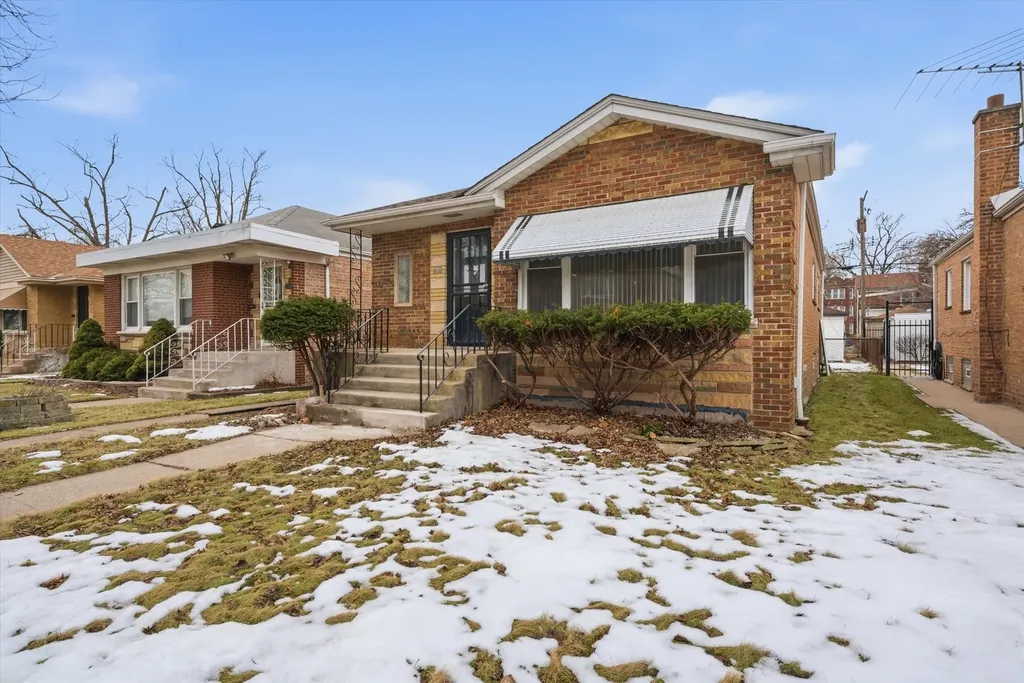 8846 South Dorchester Avenue Chicago IL 60619