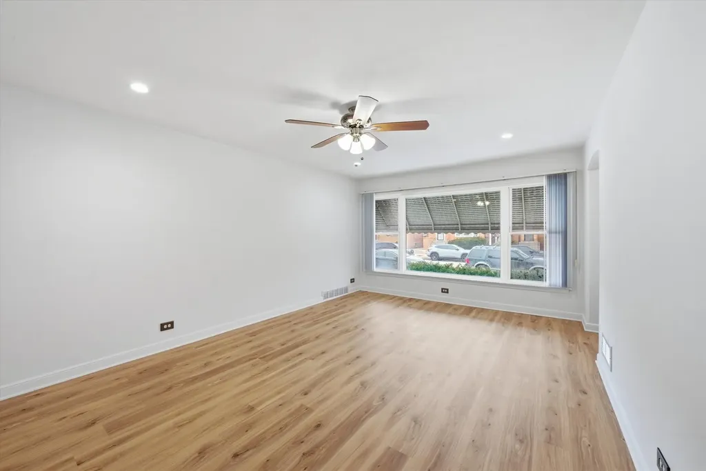 8846 South Dorchester Avenue Chicago IL 60619