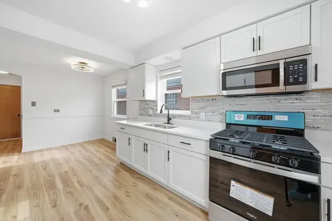 8846 South Dorchester Avenue Chicago IL 60619