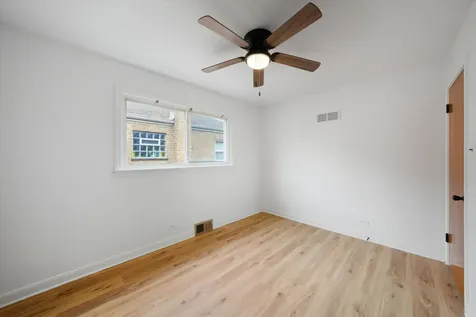 8846 South Dorchester Avenue Chicago IL 60619