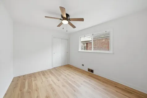 8846 South Dorchester Avenue Chicago IL 60619