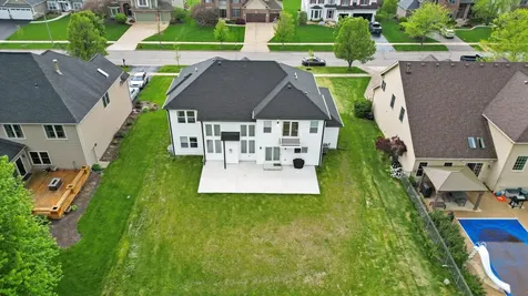 413 North Sycamore Lane North Aurora IL 60542