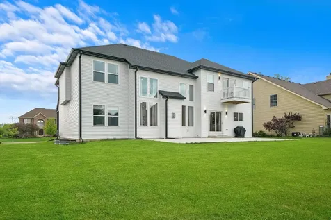 413 North Sycamore Lane North Aurora IL 60542