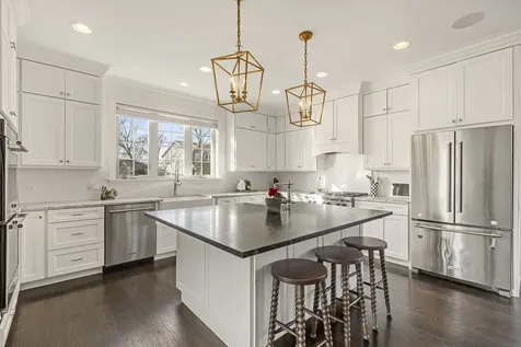 629 Kenwood Avenue Libertyville IL 60048