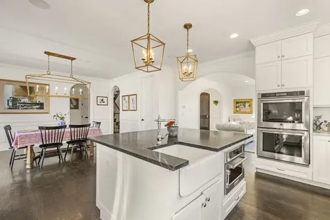 629 Kenwood Avenue Libertyville IL 60048