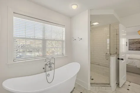 629 Kenwood Avenue Libertyville IL 60048