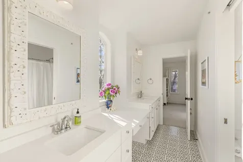 629 Kenwood Avenue Libertyville IL 60048