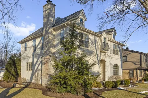 629 Kenwood Avenue Libertyville IL 60048