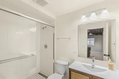 629 Kenwood Avenue Libertyville IL 60048