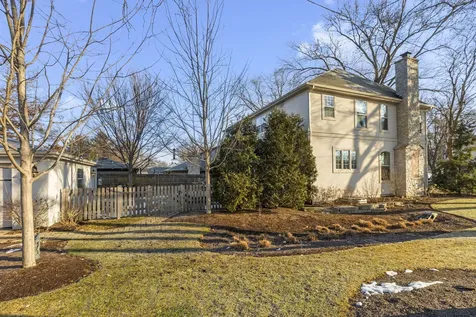 629 Kenwood Avenue Libertyville IL 60048