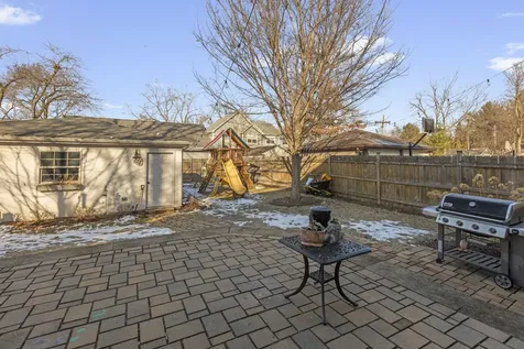 629 Kenwood Avenue Libertyville IL 60048