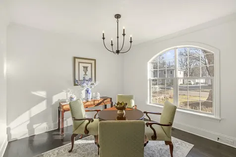629 Kenwood Avenue Libertyville IL 60048