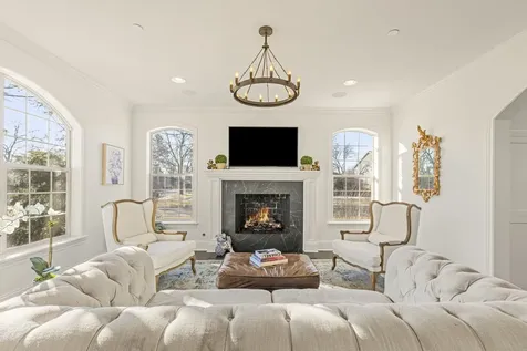 629 Kenwood Avenue Libertyville IL 60048