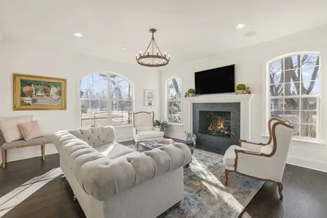629 Kenwood Avenue Libertyville IL 60048