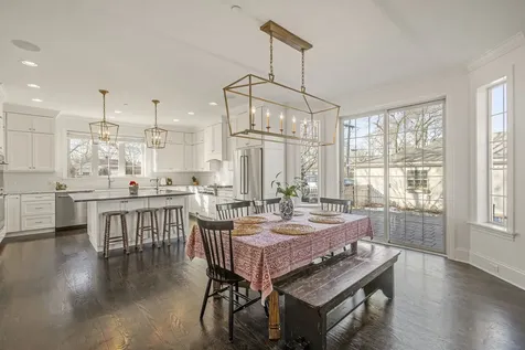 629 Kenwood Avenue Libertyville IL 60048