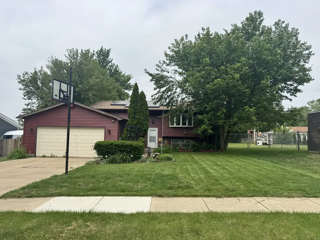 114 West Hawthorne Boulevard Mundelein IL 60060