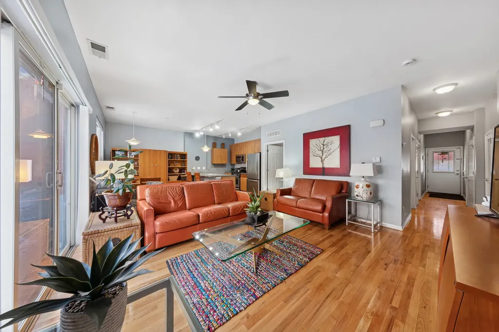 347 East 25th Place Chicago IL 60616