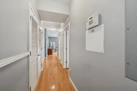 347 East 25th Place Chicago IL 60616