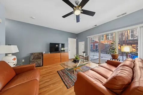 347 East 25th Place Chicago IL 60616