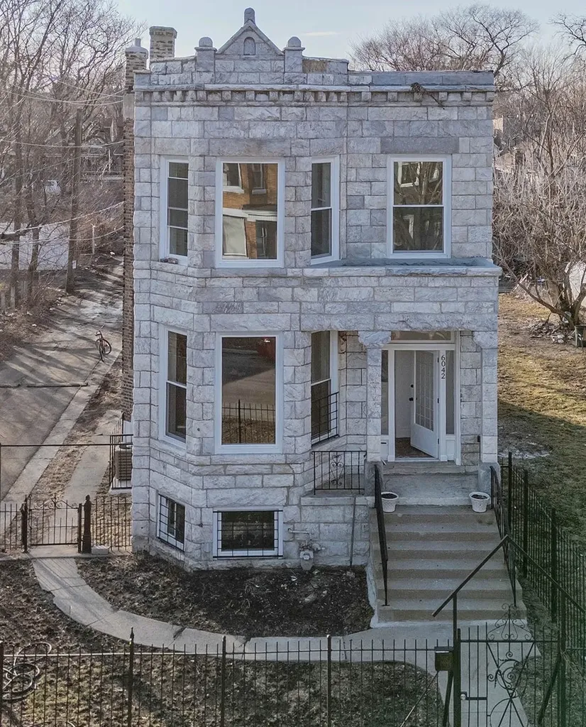 6042 South Marshfield Avenue Chicago IL 60636