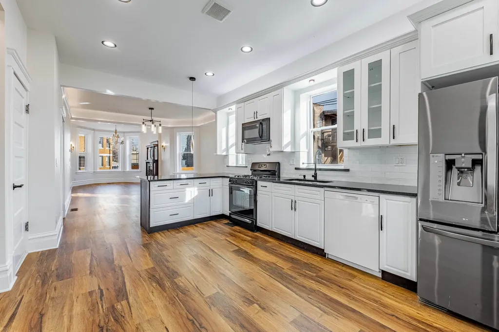 6042 South Marshfield Avenue Chicago IL 60636