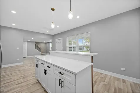 209 North Hunter Street Thornton IL 60476
