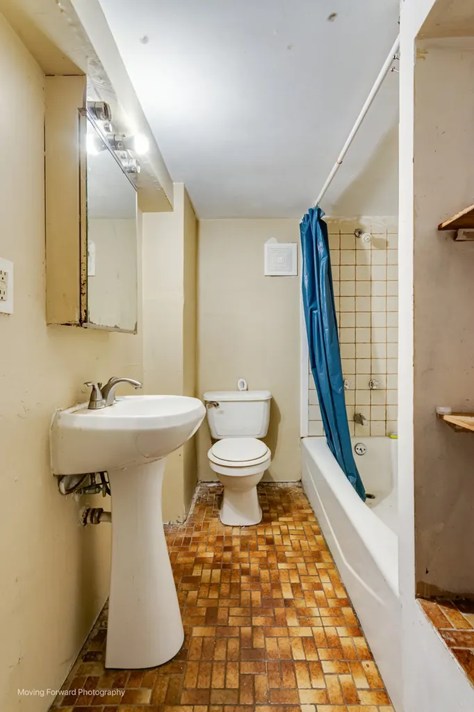 8441 South Aberdeen Street Chicago IL 60620