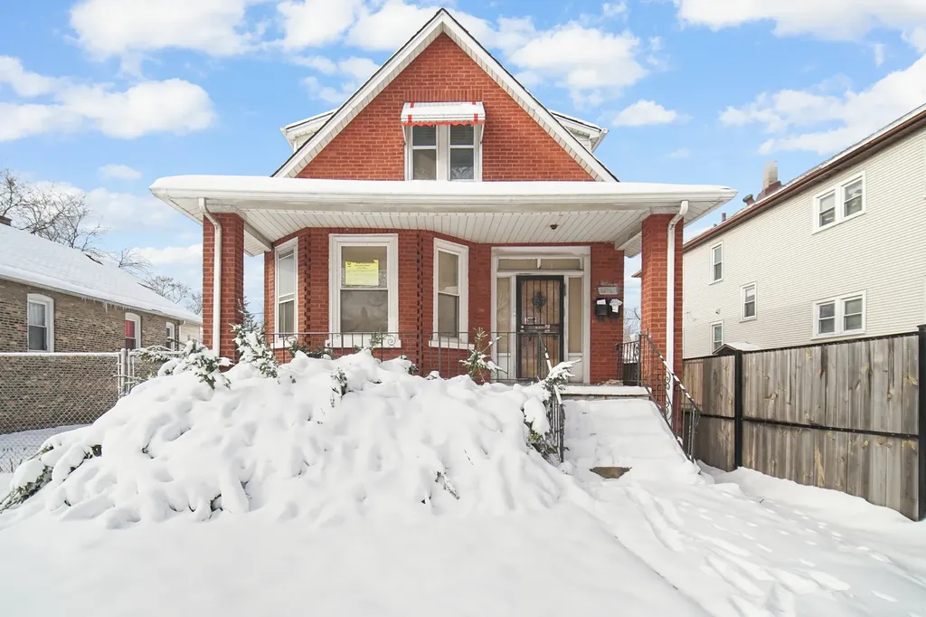 8626 South Kingston Avenue Chicago IL 60617