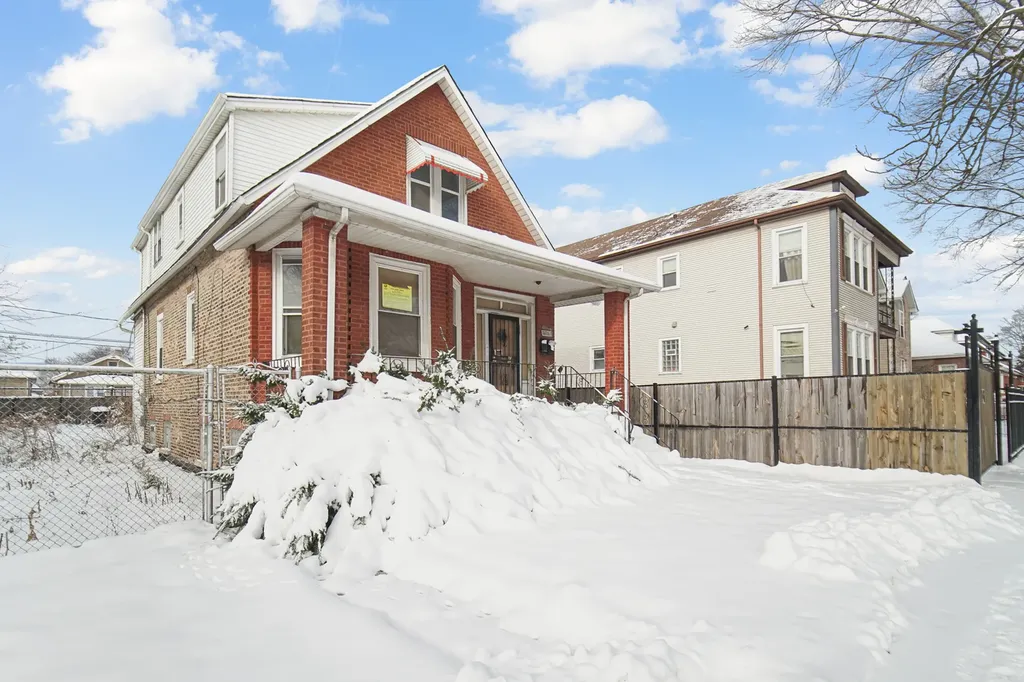 8626 South Kingston Avenue Chicago IL 60617