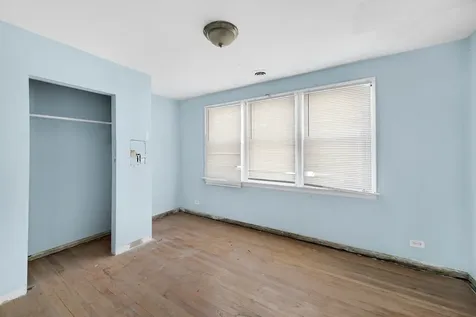 8626 South Kingston Avenue Chicago IL 60617