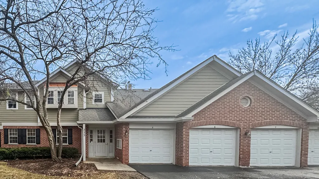 225 Columbia Court Schaumburg IL 60193
