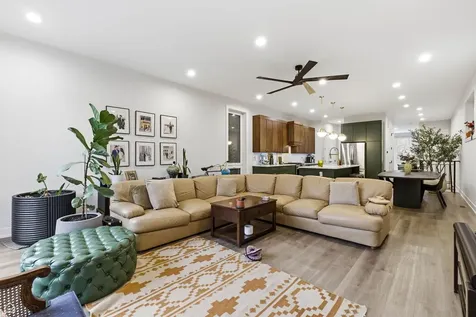 327 South Leavitt Street Chicago IL 60612